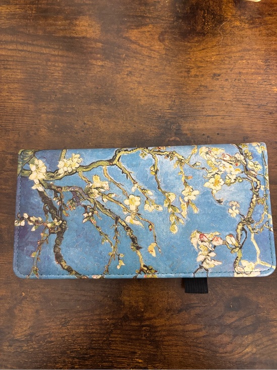Amazon Handbags - White blossom wallet/checkbook holder
